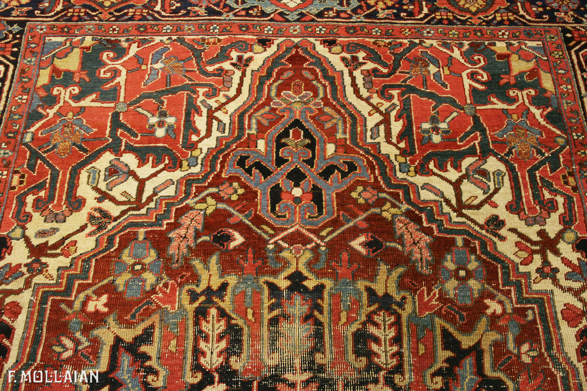 Antique Persian Heriz Carpet n°:25182784